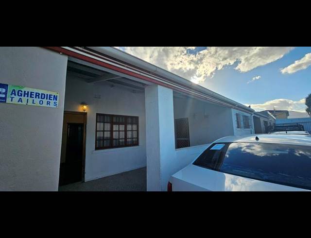 2 BEDROOM PROPERTY TO RENT IN WYNBERG